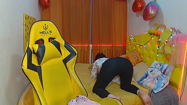 SandraHormas online show from March 2025 02:00:01 PM