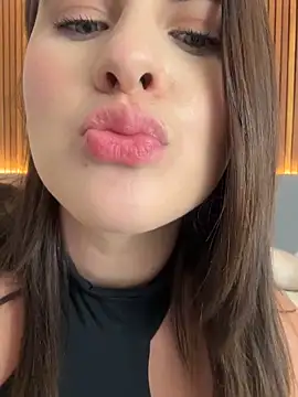 Snapshot of EmiilyAdams_ chatting on March 2025 08:30:01 PM EmiilyAdams online show from March 2025 08:30:01 PM