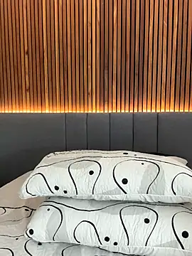 Snapshot of EmiilyAdams_ chatting on December 2025 09:35:01 PM EmiilyAdams online show from December 2025 09:35:01 PM