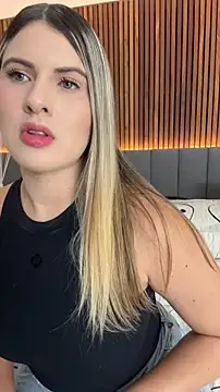 EmiilyAdams  online show from May 2026 09:30:02 PM