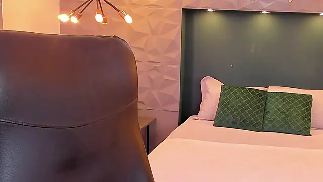 Victoria romanox online show from March 2025 08:21:01 PM