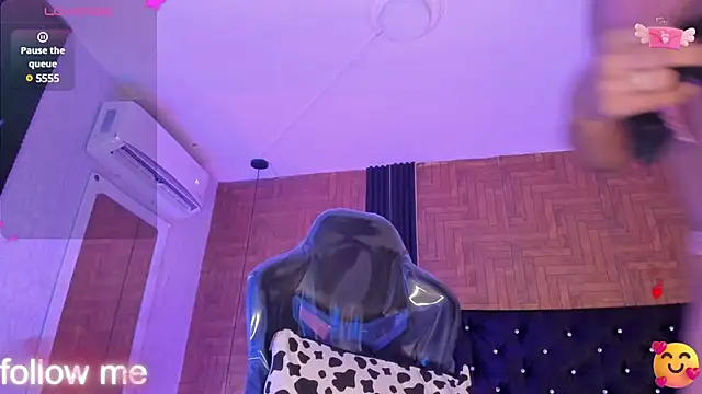 LaiilyBell12 online show from February 2025 01:28:01 PM