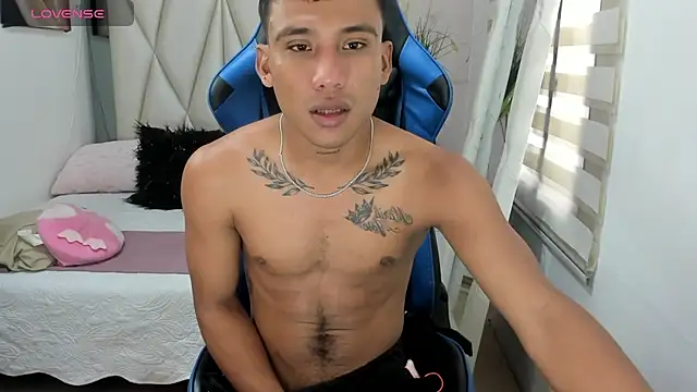 Snapshot of Backsex_boy chatting on December 2024 07:44:01 PM Backsex boy online show from December 2024 07:44:01 PM