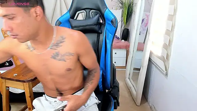 Snapshot of Backsex_boy chatting on February 2025 03:21:01 PM Backsex boy online show from February 2025 03:21:01 PM
