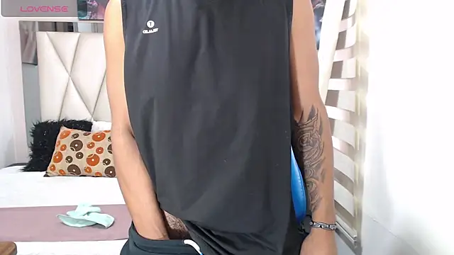 Snapshot of Backsex_boy chatting on February 2025 06:32:02 PM Backsex boy online show from February 2025 06:32:02 PM