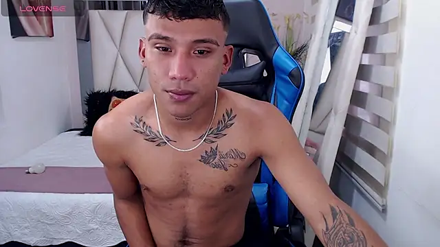 Snapshot of Backsex_boy chatting on February 2025 06:35:02 PM Backsex boy online show from February 2025 06:35:02 PM