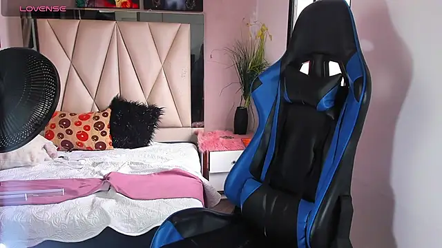 Snapshot of Backsex_boy chatting on March 2025 08:54:01 PM Backsex boy online show from March 2025 08:54:01 PM