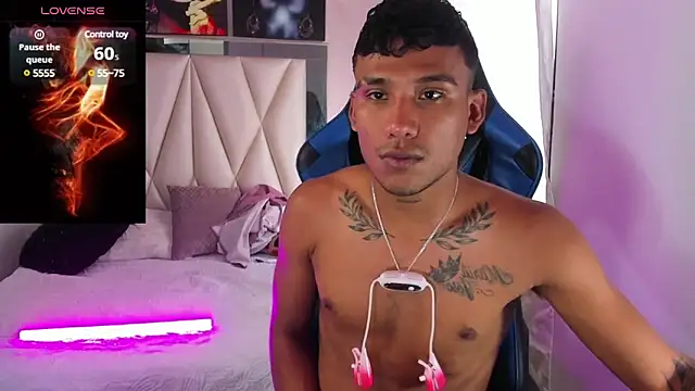 Snapshot of Backsex_boy chatting on March 2025 06:45:02 PM Backsex boy online show from March 2025 06:45:02 PM