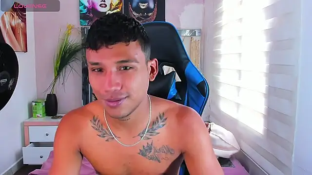 Snapshot of Backsex_boy chatting on March 2025 03:34:01 PM Backsex boy online show from March 2025 03:34:01 PM