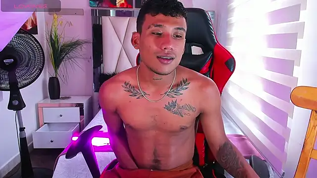 Snapshot of Backsex_boy chatting on March 2025 06:50:02 PM Backsex boy online show from March 2025 06:50:02 PM