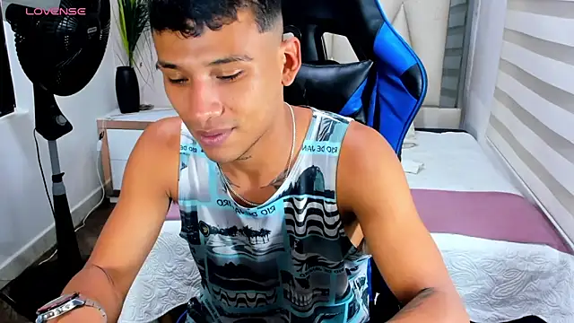 Snapshot of Backsex_boy chatting on March 2025 04:51:01 AM Backsex boy online show from March 2025 04:51:01 AM