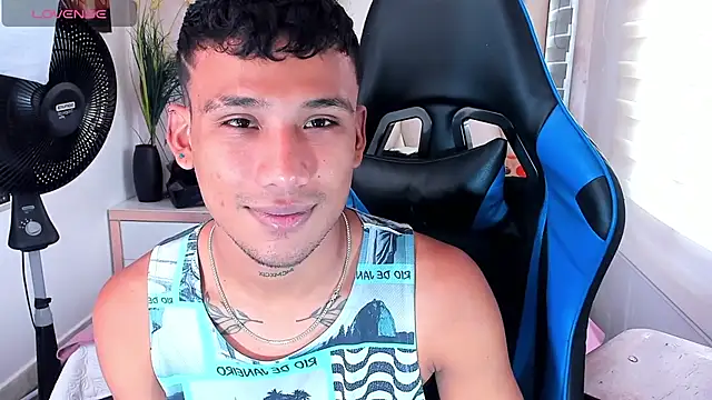 Snapshot of Backsex_boy chatting on March 2025 04:07:02 PM Backsex boy online show from March 2025 04:07:02 PM