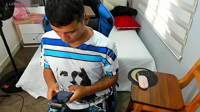 Snapshot of Backsex_boy chatting on October 2025 01:08:02 PM Backsex boy online show from October 2025 01:08:02 PM