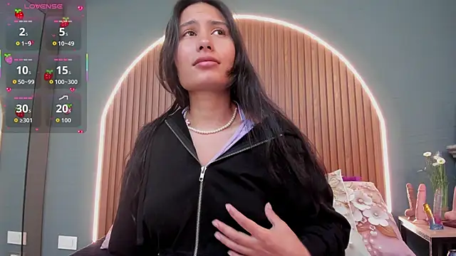 Snapshot of NayeCloud chatting on October 2025 11:47:02 PM NayeCloud online show from October 2025 11:47:02 PM