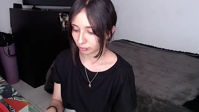 Snapshot of alice_live1 chatting on September 2025 12:40:02 PM alice live1 online show from September 2025 12:40:02 PM