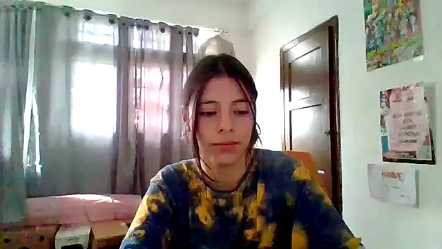 Snapshot of Sasha_Petitte chatting on February 2025 01:33:02 PM Sasha Petitte online show from February 2025 01:33:02 PM