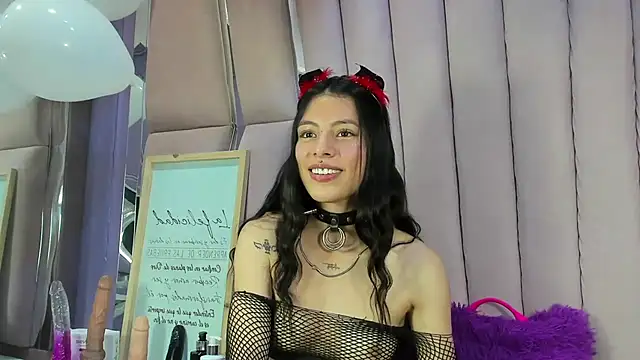 Snapshot of Sasha_Petitte chatting on September 2025 03:50:02 AM Sasha Petitte online show from September 2025 03:50:02 AM