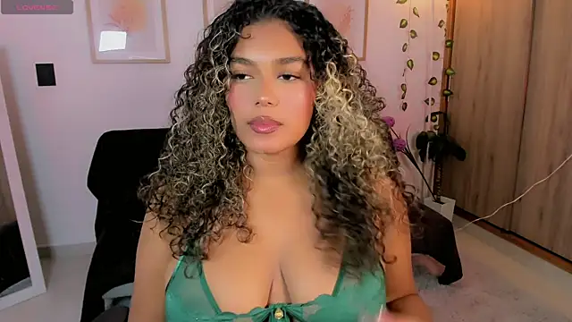 aleja montiel   online show from May 2026 09:31:01 PM