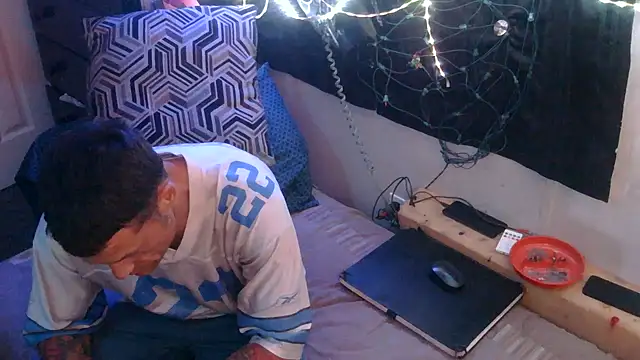 TheOneYouLove69 online show from February 2026 04:24:02 PM