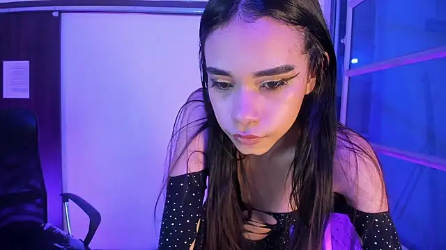 Jasmin Skinny online show from October 2025 03:18:01 AM