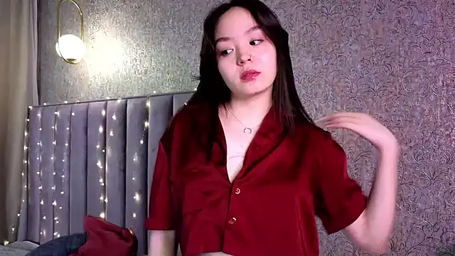 TaiteGloss online show from January 2025 04:17:01 PM