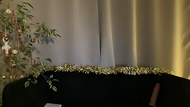 Snapshot of weshycouple chatting on December 2024 07:16:02 PM weshycouple online show from December 2024 07:16:02 PM