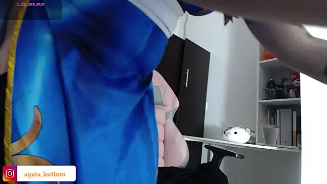 NewAgatha Bolton online show from February 2025 04:10:02 PM