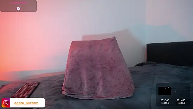 NewAgatha Bolton online show from November 2025 05:35:01 PM