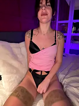 Snapshot of RubyLunaa chatting on November 2025 11:03:01 PM RubyLunaa online show from November 2025 11:03:01 PM