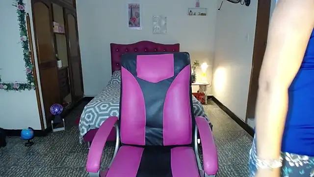 danielle rose 1 online show from January 2025 08:07:02 PM