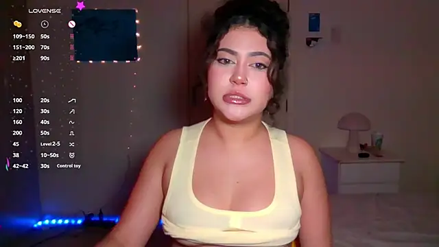 Snapshot of ann4montez_ chatting on September 2025 06:04:02 AM ann4montez online show from September 2025 06:04:02 AM