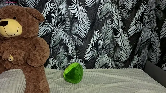 Hellen Moore online show from September 2025 01:08:02 AM