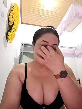 Sexy-bigtits2024 online show from January 2025 01:43:01 PM