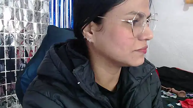 SweetAlmaa online show from September 2025 09:35:02 AM