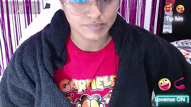 Snapshot of SweetAlmaa chatting on March 2026 10:21:01 AM SweetAlmaa online show from March 2026 10:21:01 AM