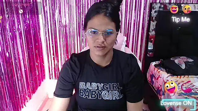 Snapshot of SweetAlmaa chatting on March 2026 11:37:01 AM SweetAlmaa online show from March 2026 11:37:01 AM