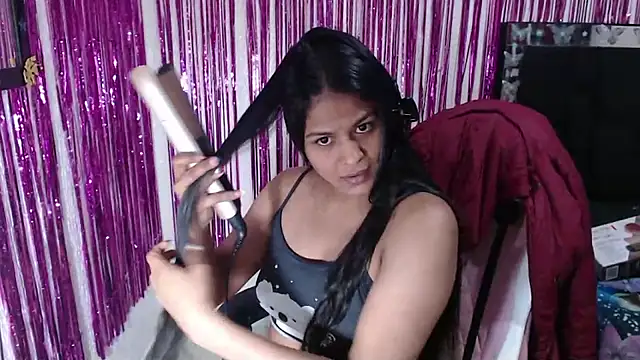 SweetAlmaa online show from April 2026 10:30:02 PM
