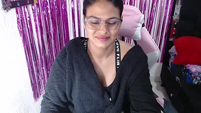 SweetAlmaa online show from June 2026 10:13:02 AM