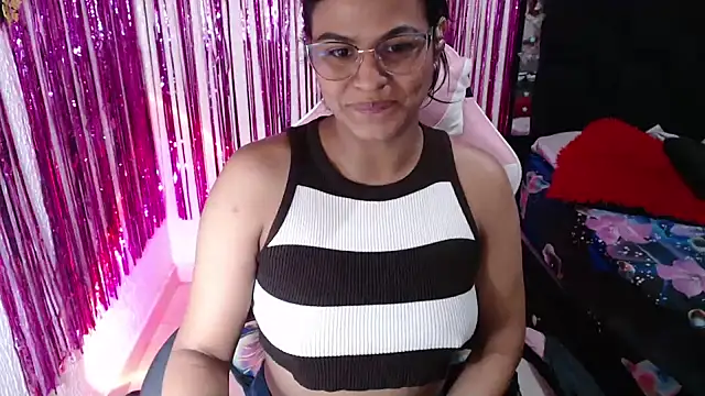 SweetAlmaa online show from June 2026 11:58:01 AM