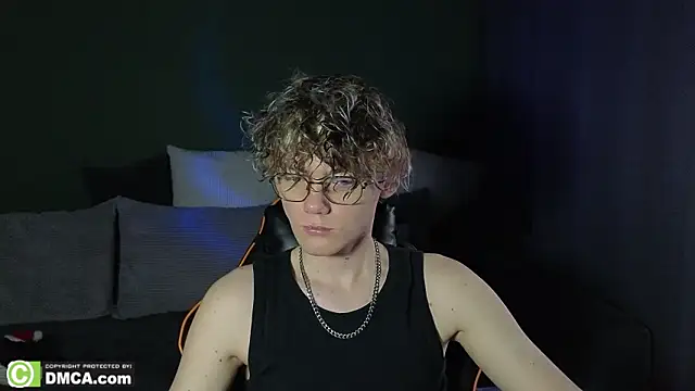 Keytaro online show from March 2026 01:06:01 PM