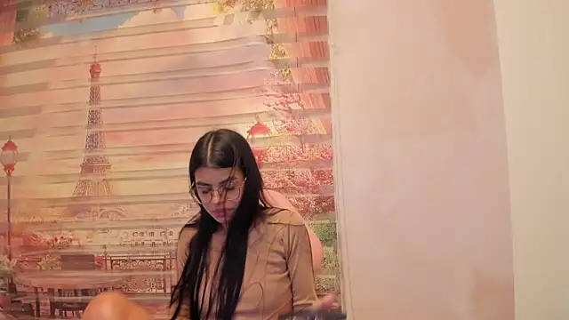 Isa little4u online show from October 2025 10:25:01 AM