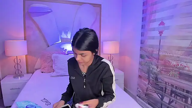 Isa little4u online show from October 2025 07:54:02 AM