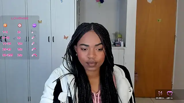 Snapshot of Marce_22 chatting on September 2025 03:43:01 AM Marce 22 online show from September 2025 03:43:01 AM