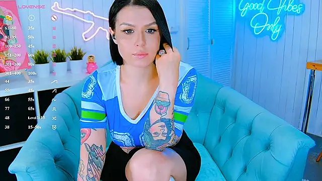 Snapshot of My_toys_pink chatting on June 2026 10:23:02 PM My toys pink online show from June 2026 10:23:02 PM