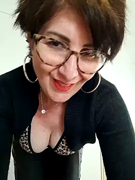 Viola8p online show from May 2026 03:30:02 PM