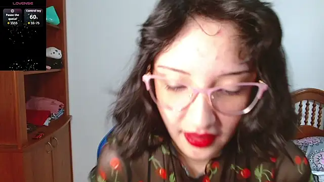 alexaa08 online show from October 2025 01:56:02 PM