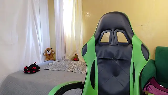 Snapshot of kittyzenn chatting on February 2026 06:26:01 PM kittyzenn online show from February 2026 06:26:01 PM