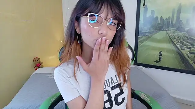 Snapshot of kittyzenn chatting on March 2026 07:37:01 PM kittyzenn online show from March 2026 07:37:01 PM