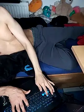 Snapshot of Dennis_2024 chatting on October 2025 11:29:02 PM Dennis 2024 online show from October 2025 11:29:02 PM