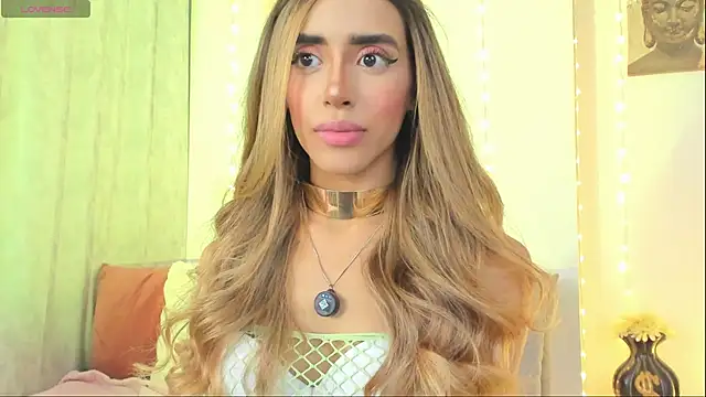 Snapshot of StormiRusso chatting on November 2025 02:45:02 AM StormiRusso online show from November 2025 02:45:02 AM